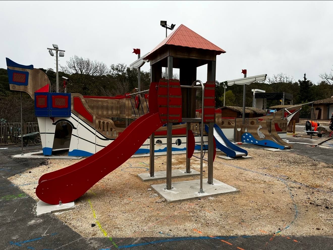 Structures & jeux — chantier RDJ Presta
